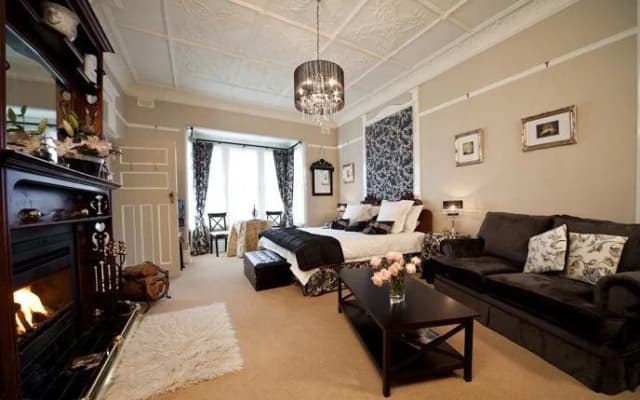 Melba House Boutique B&B - photo 2
