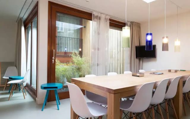 House Management Group Marnix Suites – House - photo 5