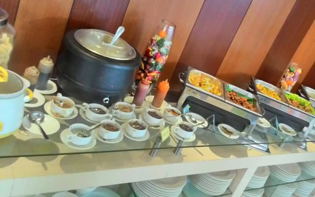 V Hotel Tebet - photo 4