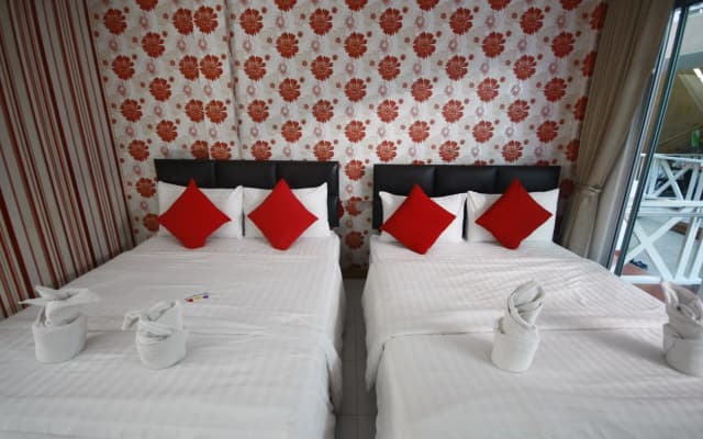 Tawaen Beach Resort - photo 3