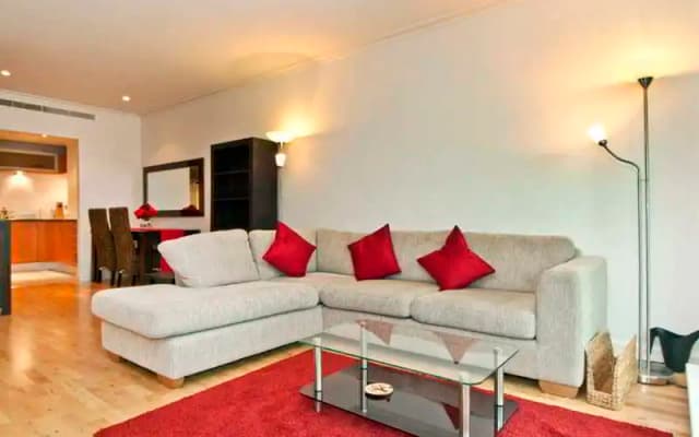 Discovery Dock Apartments East by Primestay London - photo 2
