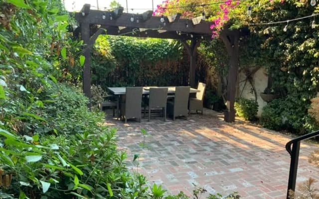 House, walking distance from Universal Studios - photo 3