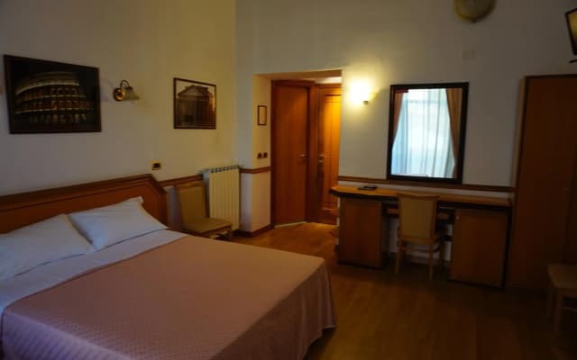 Green Hotel - photo 5