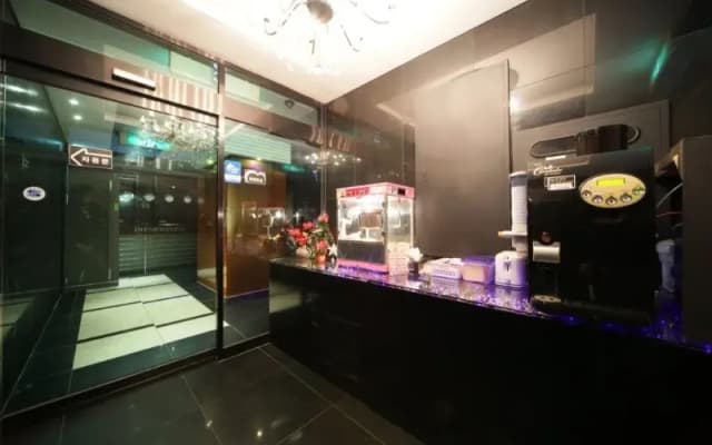 Hotel Manhattan - photo 2