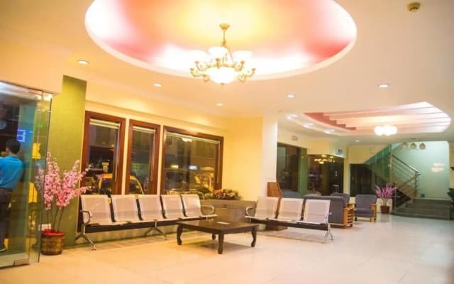 Monaco Dynasty Hotel - photo 4