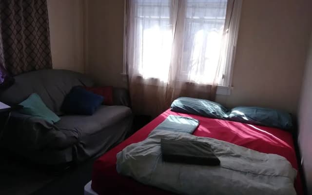 SleepCheap BnB - photo 2