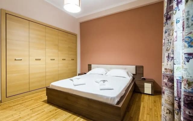 Bright flat in front of Acropolis metro - photo 3
