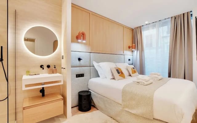 Authentic Apartment - 3br/6p - Moulin Rouge - photo 4
