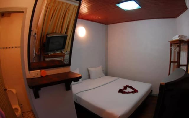 Relax Guesthouse - photo 4