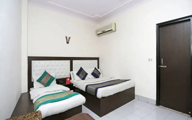 OYO 13277 Hotel Neelam Palace - photo 5