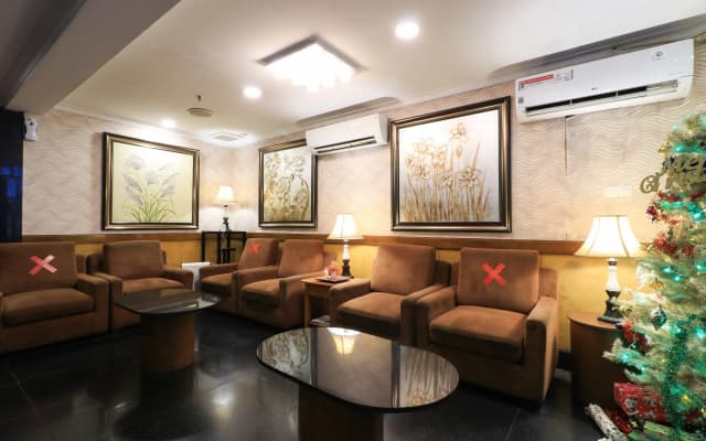 Coin's Hotel Jakarta - photo 2