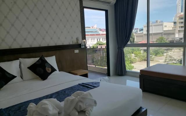 NJ Patong Hotel - photo 4