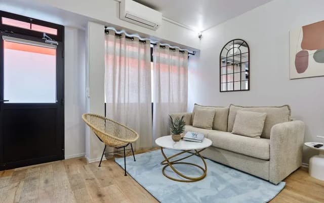 Charming Duplex 1 Bedroom Center of Paris - photo 2
