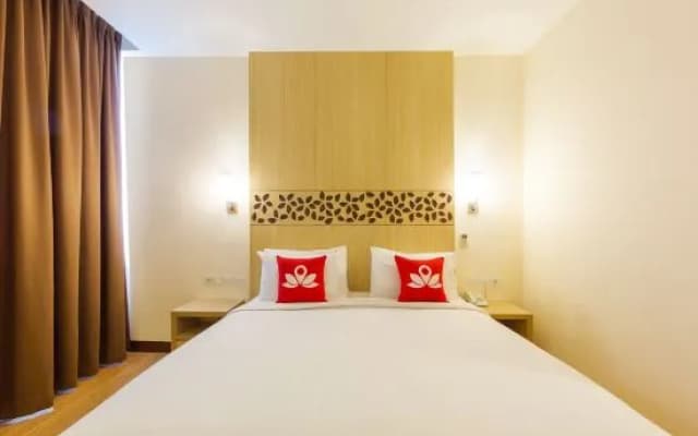 ZenRooms Kuta Tuban Suites - photo 2