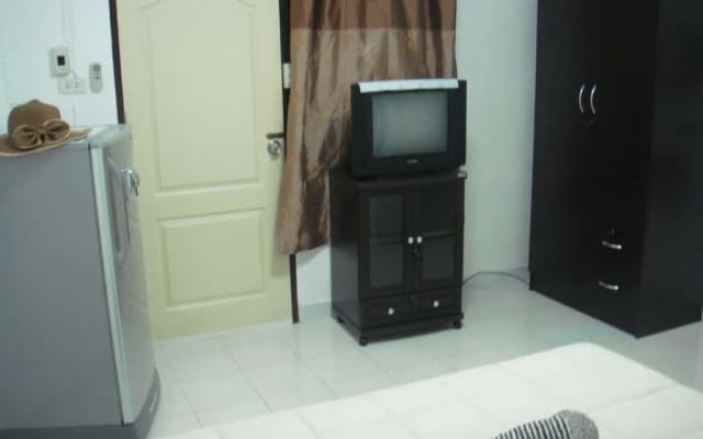 Katun's Guesthouse - photo 4