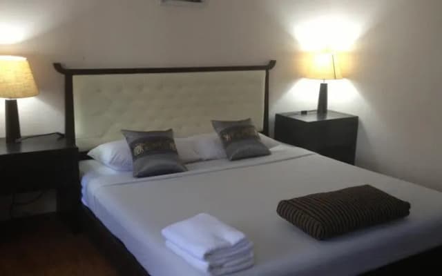 Hibiscus Guesthouse - photo 3