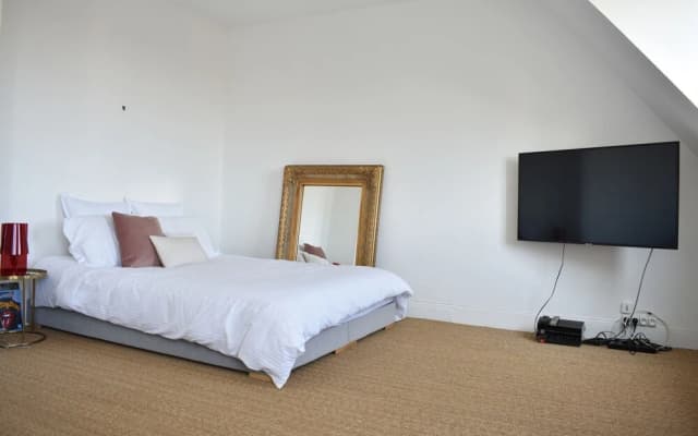 1 Bedroom Apartment Near Champs Elysee - photo 4