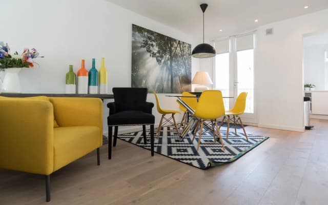 Ruby van Gogh Apartments - photo 3