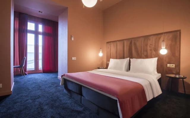 HB Freeze Inn Hotel - photo 4