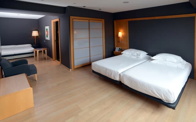 Hotel Barcelona Universal - photo 2