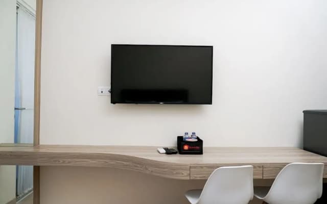 Trendy Studio at Menteng Park Apartment - photo 2