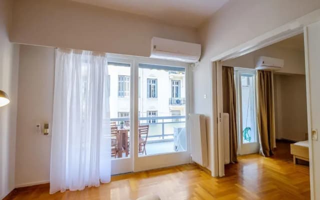 Olala Kolonaki Chic & Spacious 3BR Flat w/ balcony - photo 3
