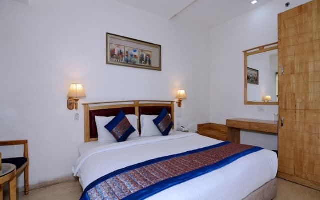 Sam Hotel - photo 2
