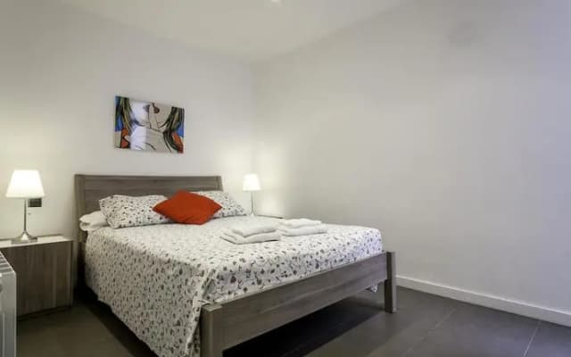 Habitat Apartments Comtal - photo 2