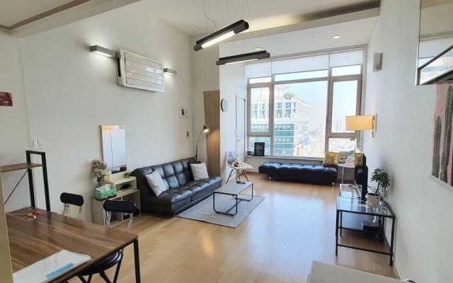 Jia's Spacious Sky Loft - photo 4
