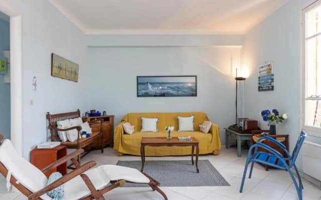 Extraordinary View on Port and Castle Hill - 1 Bdr & Parking - photo 2
