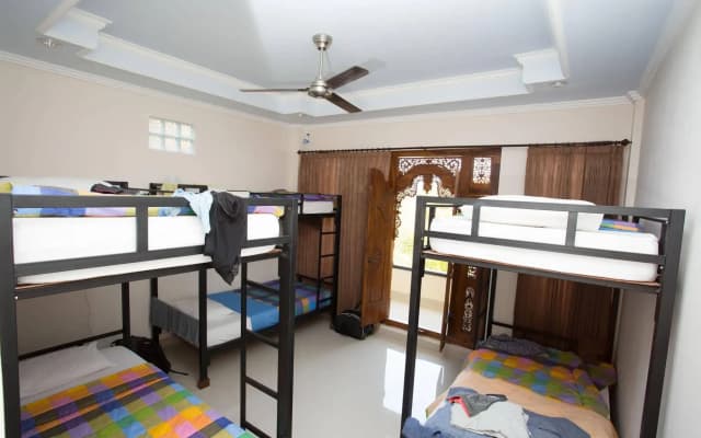 Puji Bungalow & Hostel - photo 5