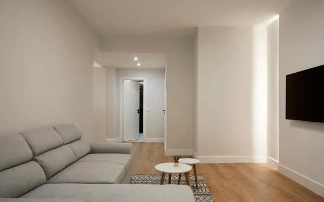 Central & Comfy apartment 2mins walking from metro - photo 4