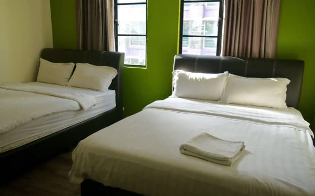 33 Star Hotel by The Sqwhere - photo 5