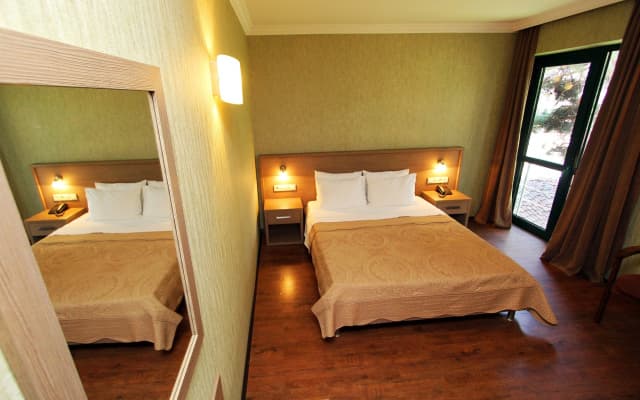 Batesta Hotel - photo 2