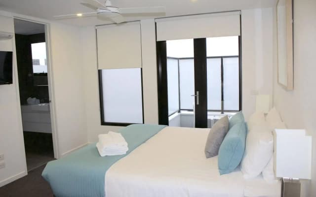 Windsor Townhouse - photo 2