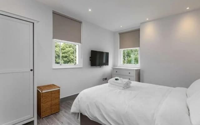 The Lion Gate Apartments - photo 5