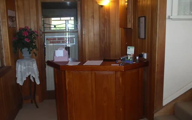 Warburton Lodge - photo 2