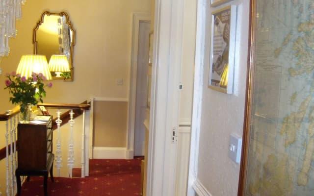 Sonas Guesthouse - photo 3
