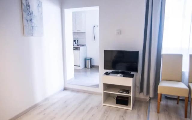 Goldcentral Apartment - photo 4