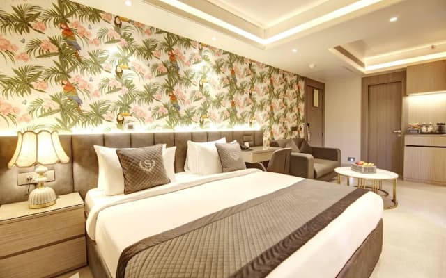 Hotel Seventh Heaven - photo 4