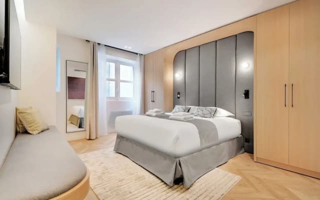 Spacious Flat - 4 Br/10p - Madeleine - photo 4