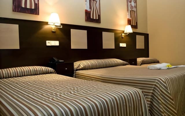 Hostal Cervelo - photo 4