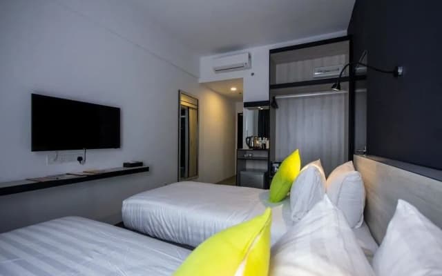 Manhattan Hotel Ipoh - photo 3