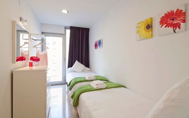 Charmsuites Paralel Apartments - photo 5