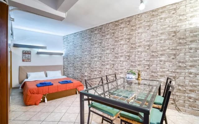 Athens metro apartment - photo 2