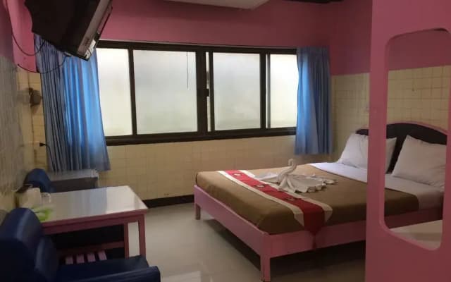 Green Hotel - photo 5