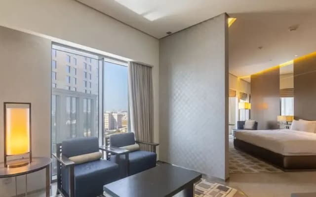 Elegant 1BR Near Wafi Mall Central Dubai Stay - photo 3