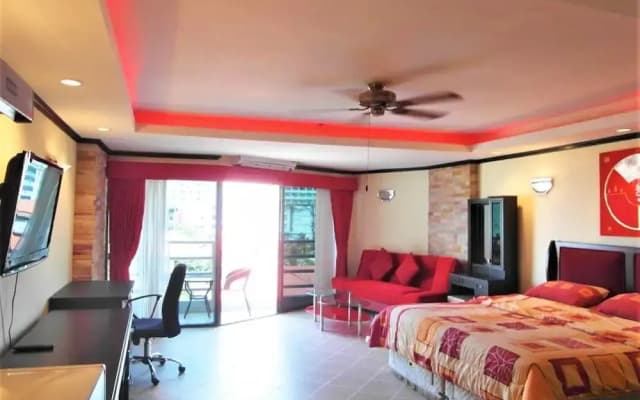 View Talay 2A 5th floor studio apartment with European style kitchen - photo 3