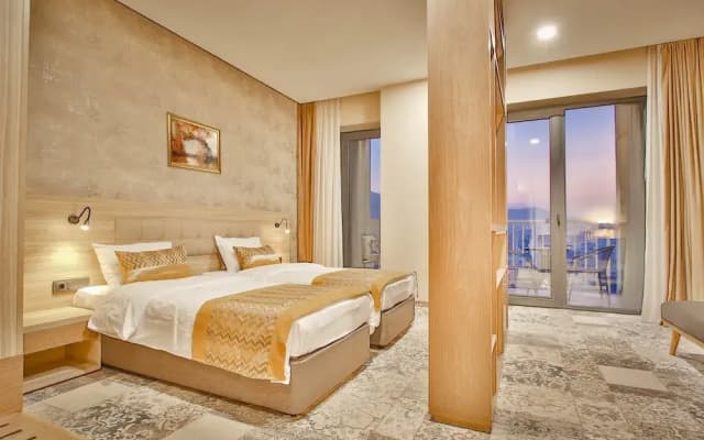 Apartments in Ameri Plaza - photo 4