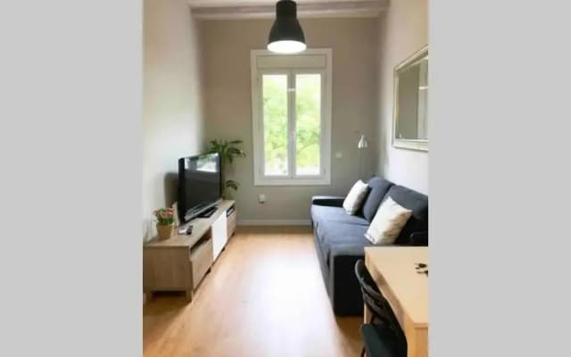2 Bedroom Apartment Sants - photo 3